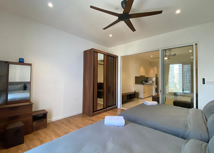 4 Pax Monorail Suite Next To Quill City Mall
